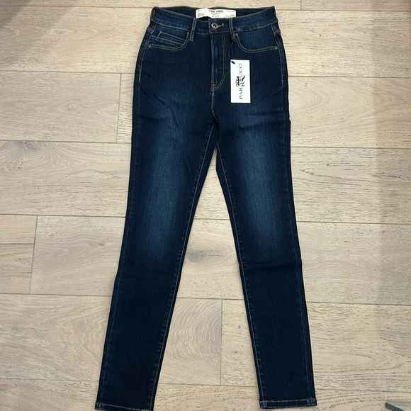 Parasuco skinny jeans with tags 
Never worn 
Too small for me - Picture 1 of 4